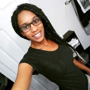 Meet your Posher, Diona